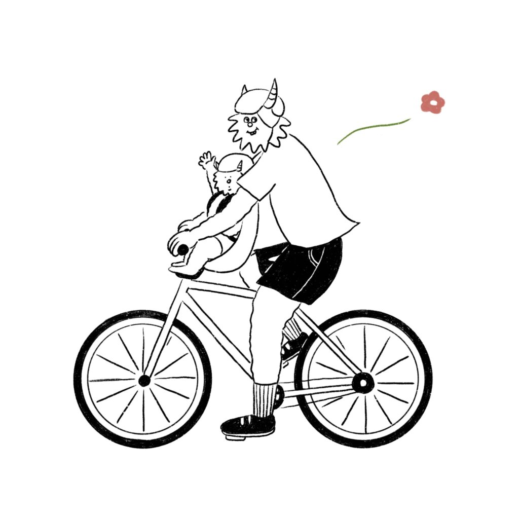 自転車に乗るモンスター親子